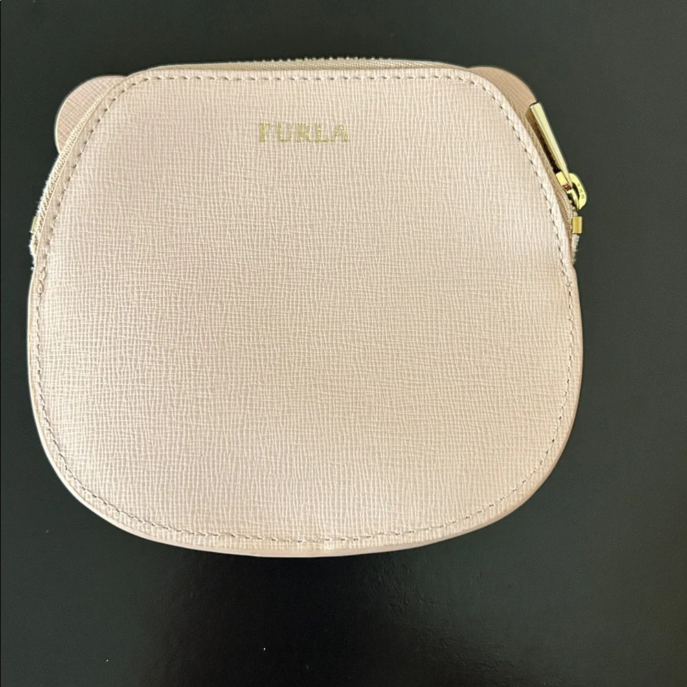 Furla Bear Coin Purse Cream/Black Sunglasses – NWT Chic Mini Designer Pouch